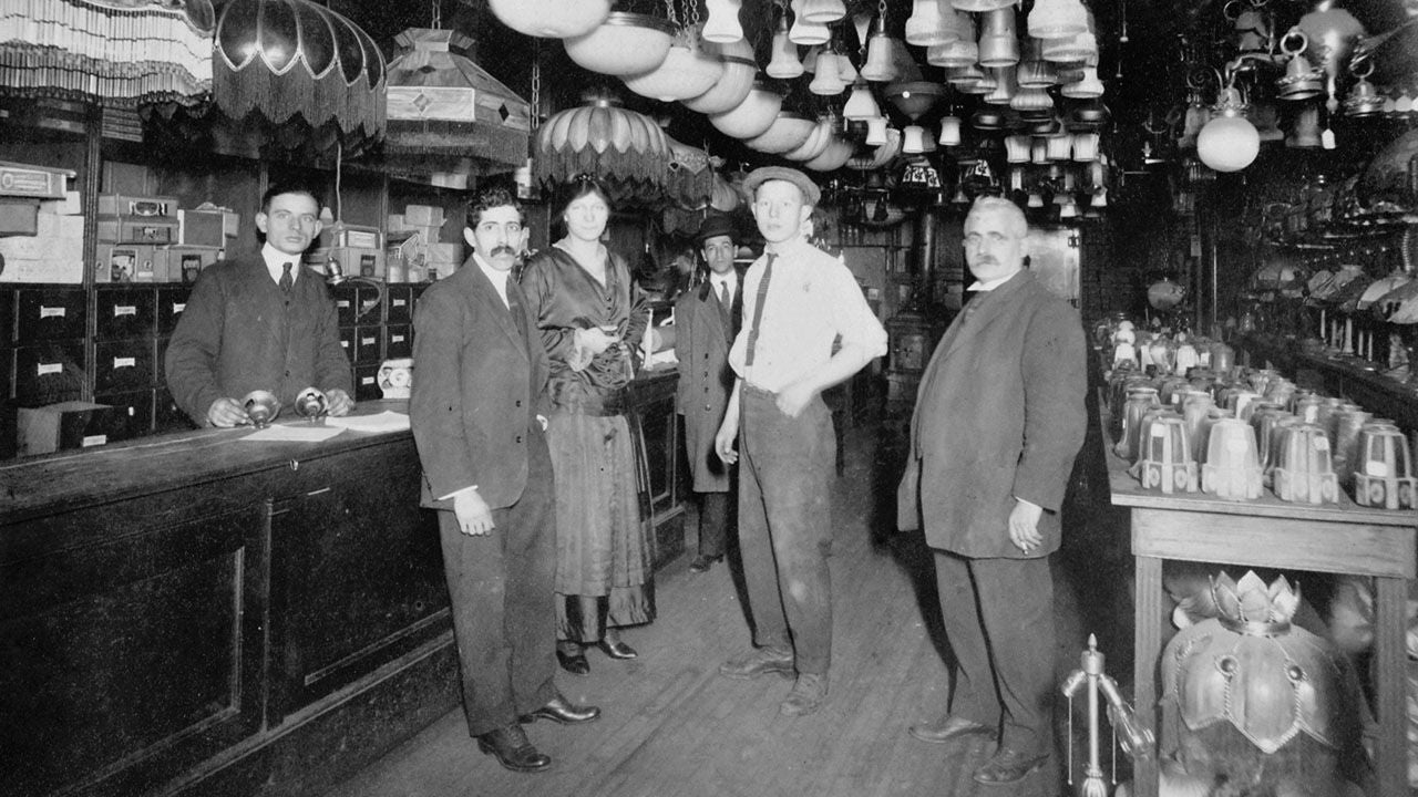 Leviton 1920s