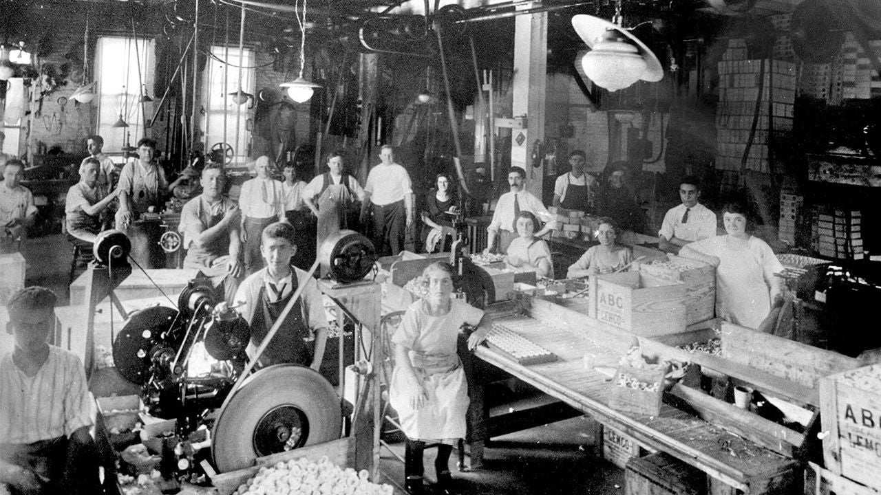 Leviton 1920s
